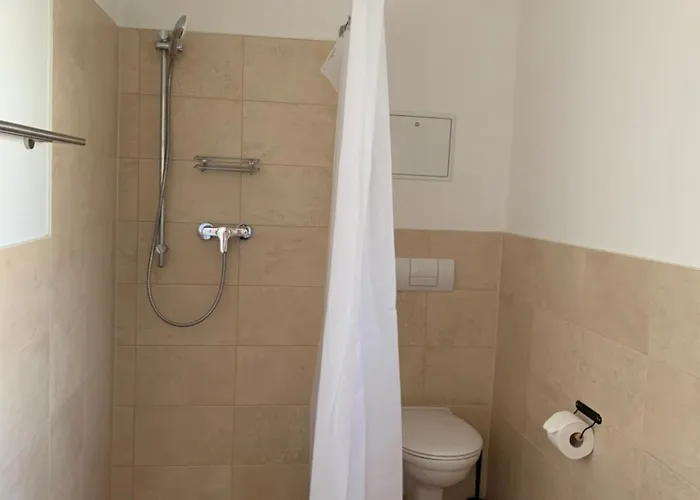 Apartmán In Ruhig, Modern Und Stadtnah Mit Blick Ins Gruene Schwerin (Mecklenburg-Vorpommern)